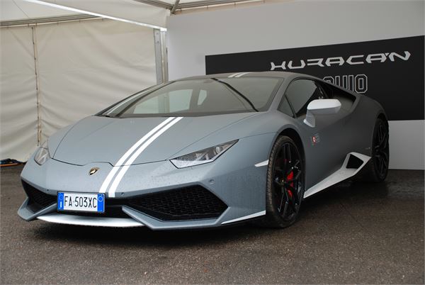 The Buyers Guide to the Lamborghini Huracán &mdash; photo 12 of 13