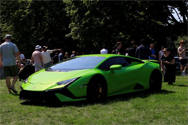 The Buyers Guide to the Lamborghini Huracán &mdash; photo 11 of 13