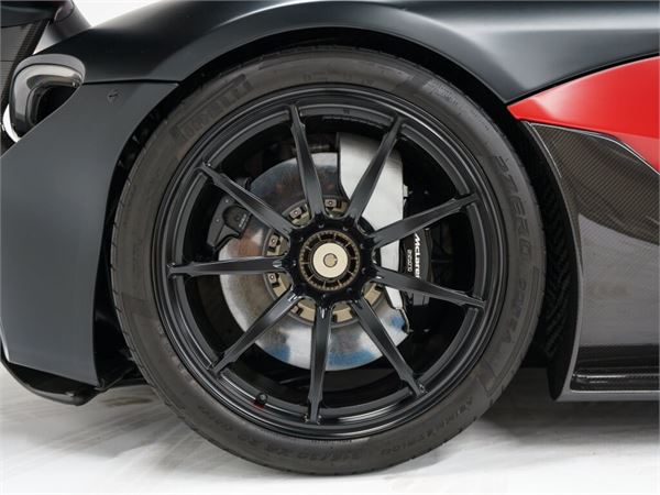 2015 McLaren P1 Lanzante GTR in Black/Red - exterior photo 7