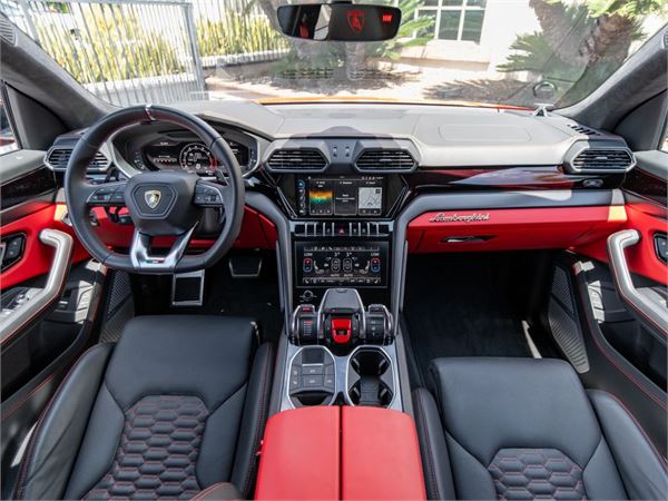 2022 Lamborghini Urus in Rosso Mars Metallic - interior photo 17
