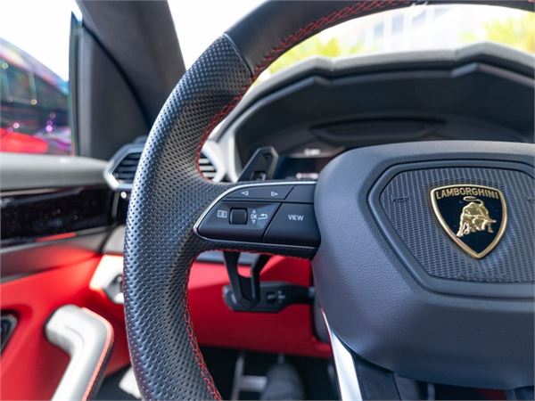2022 Lamborghini Urus in Rosso Mars Metallic - interior photo 20