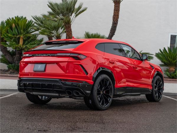 2022 Lamborghini Urus in Rosso Mars Metallic - exterior photo 4