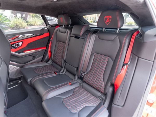 2022 Lamborghini Urus in Rosso Mars Metallic - interior photo 18