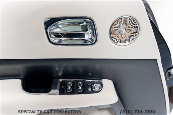 2017 Rolls-Royce Dawn in Diamond Black/Silver - interior photo 15