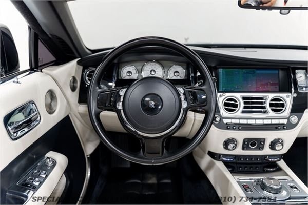 2017 Rolls-Royce Dawn in Diamond Black/Silver - interior photo 10