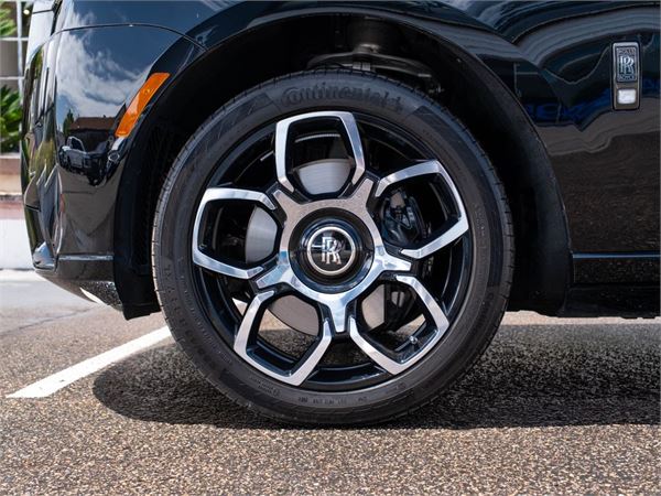 2025 Rolls-Royce Cullinan Black Badge in Black - exterior photo 6