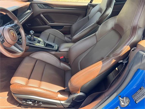 2022 Porsche 911 GTS Cabriolet in Blue - interior photo 20