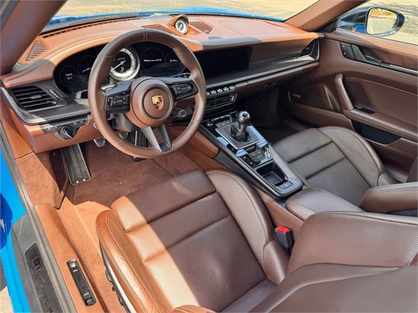 2022 Porsche 911 GTS Cabriolet in Blue - interior photo 18