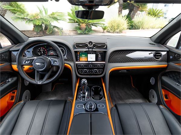 2025 Bentley Bentayga V8 Black Edition in Anthracite Satin - interior photo 18