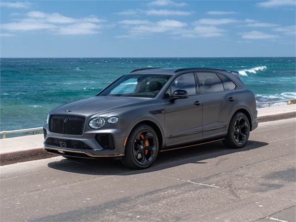 2025 Bentley Bentayga V8 Black Edition in Anthracite Satin - exterior photo 2