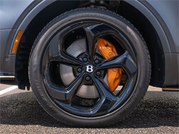 2025 Bentley Bentayga V8 Black Edition in Anthracite Satin - exterior photo 5