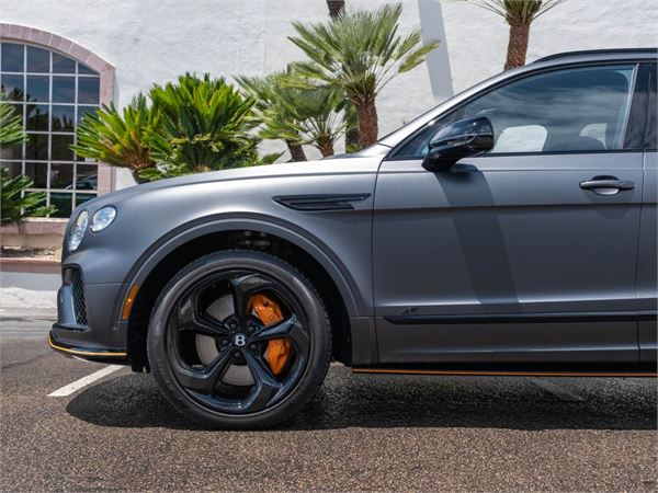 2025 Bentley Bentayga V8 Black Edition in Anthracite Satin - exterior photo 7