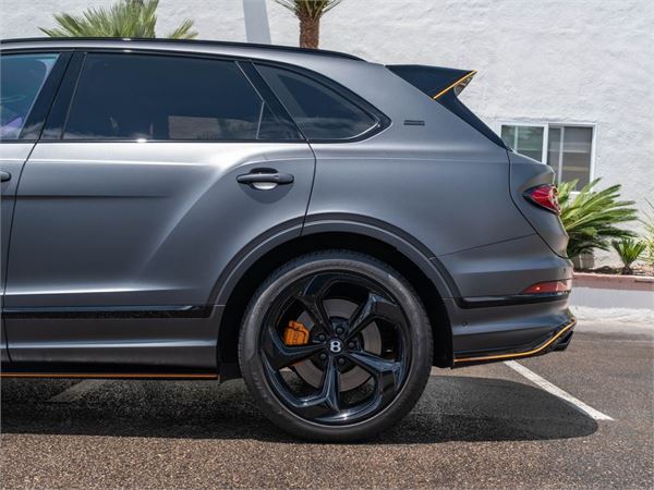 2025 Bentley Bentayga V8 Black Edition in Anthracite Satin - exterior photo 8