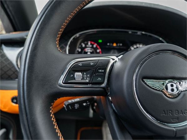 2025 Bentley Bentayga V8 Black Edition in Anthracite Satin - interior photo 20