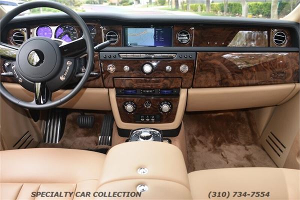 2017 Rolls-Royce Phantom EWB in Black - interior photo 21