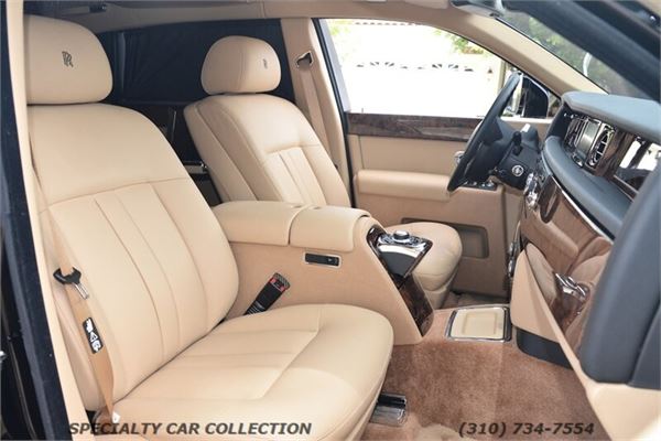 2017 Rolls-Royce Phantom EWB in Black - interior photo 22