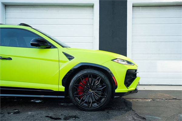 2025 Lamborghini Urus SE in Green - exterior photo 9