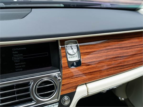 2013 Rolls-Royce Ghost in Midnight Sapphire - interior photo 22