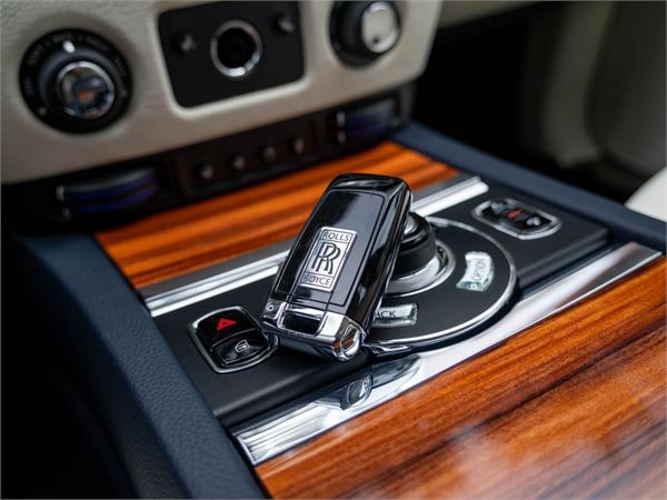 2013 Rolls-Royce Ghost in Midnight Sapphire - interior photo 23