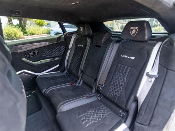 2024 Lamborghini Urus Performante in Grigio Keres Metallic - interior photo 20