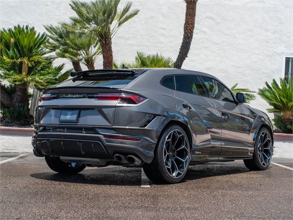 2024 Lamborghini Urus Performante in Grigio Keres Metallic - exterior photo 4