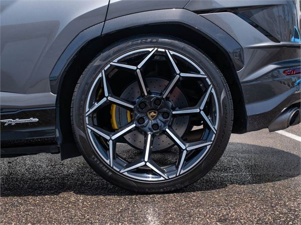 2024 Lamborghini Urus Performante in Grigio Keres Metallic - exterior photo 10