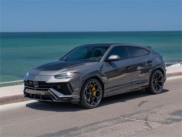 2024 Lamborghini Urus Performante in Grigio Keres Metallic - exterior photo 2