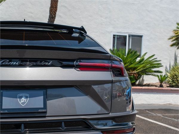 2024 Lamborghini Urus Performante in Grigio Keres Metallic - exterior photo 17