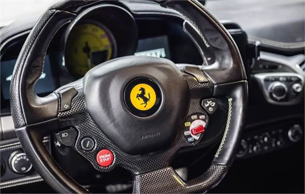 2014 Ferrari 458 Spider in Titanium - interior photo 14
