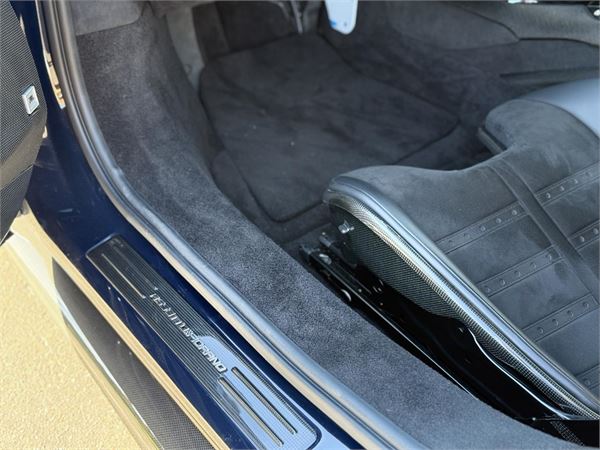2023 Ferrari 296 GTB in Blu Pozzi - interior photo 18