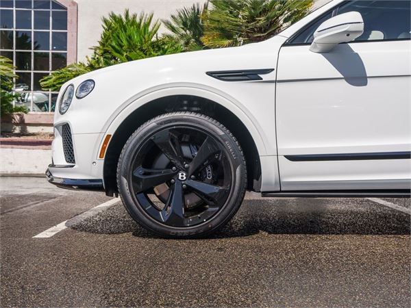 2025 Bentley Bentayga EWB in Glacier White - exterior photo 4