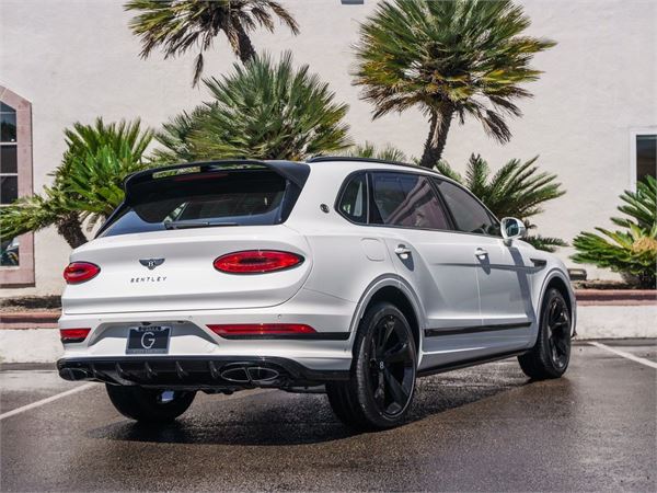 2025 Bentley Bentayga EWB in Glacier White - exterior photo 7