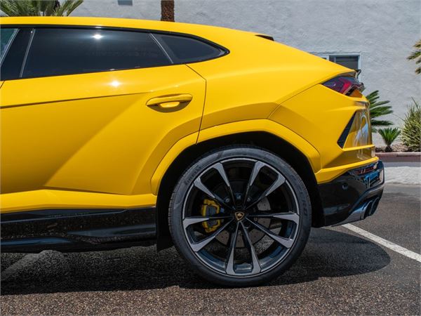 2021 Lamborghini Urus in Giallo Inti Pearl - exterior photo 1