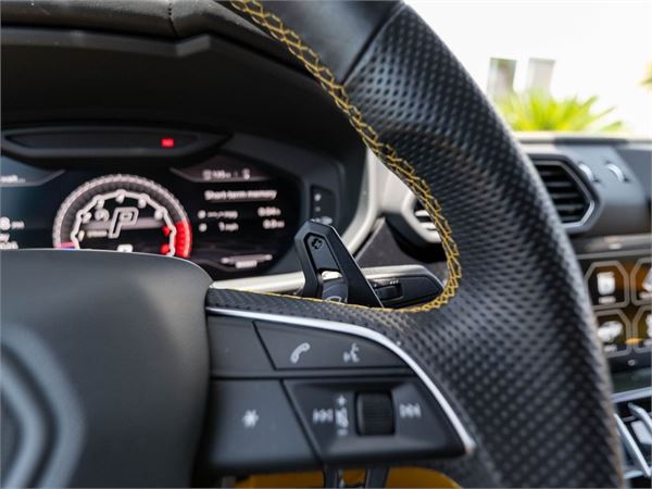 2021 Lamborghini Urus in Giallo Inti Pearl - interior photo 23