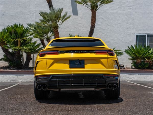 2021 Lamborghini Urus in Giallo Inti Pearl - exterior photo 5