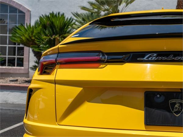 2021 Lamborghini Urus in Giallo Inti Pearl - exterior photo 14