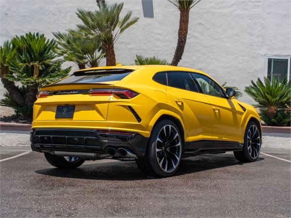 2021 Lamborghini Urus in Giallo Inti Pearl - exterior photo 4