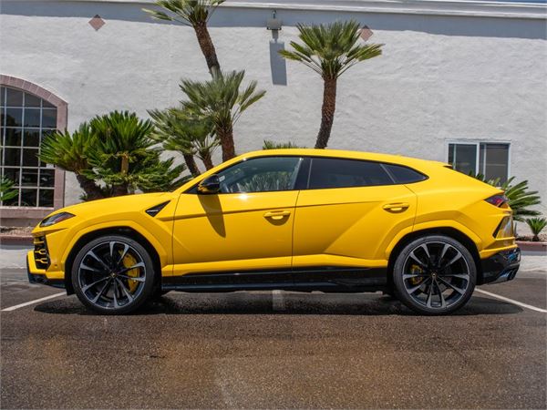 2021 Lamborghini Urus in Giallo Inti Pearl - exterior photo 3