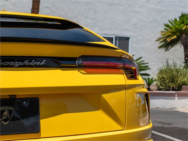 2021 Lamborghini Urus in Giallo Inti Pearl - exterior photo 15