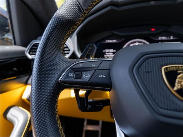 2021 Lamborghini Urus in Giallo Inti Pearl - interior photo 21