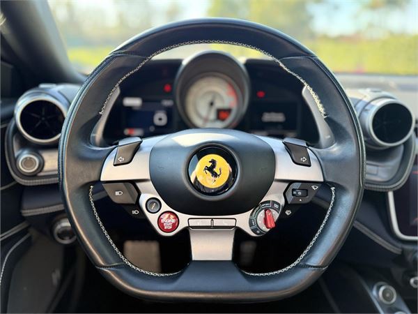 2017 Ferrari GTC4 Lusso in Bianco Italia - interior photo 18