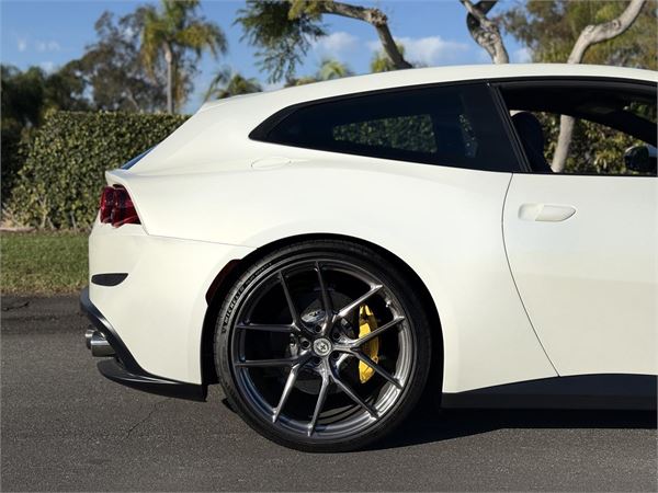 2017 Ferrari GTC4 Lusso in Bianco Italia - exterior photo 8
