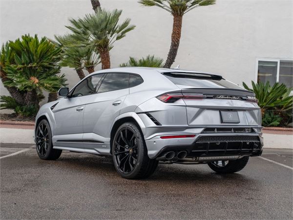 2024 Lamborghini Urus S