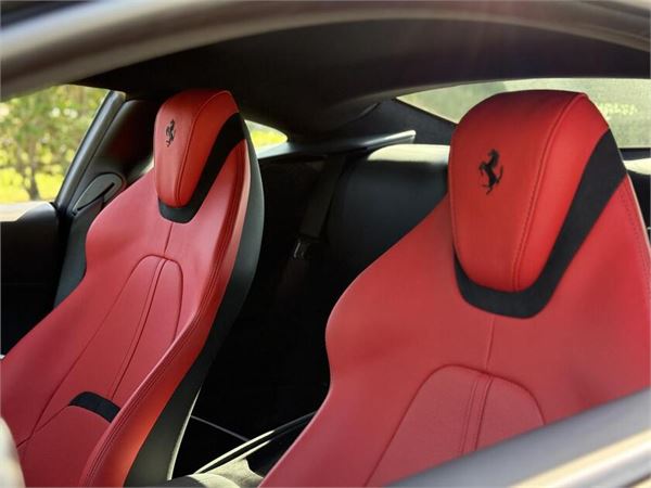 2024 Ferrari Roma in Grigio Silverstone Metallic - interior photo 17