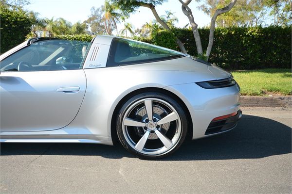 2021 Porsche 911 Targa 4S in GT Silver Metallic - exterior photo 4