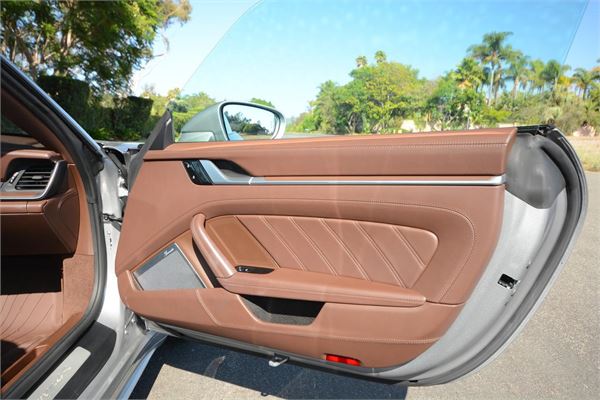 2021 Porsche 911 Targa 4S in GT Silver Metallic - interior photo 22