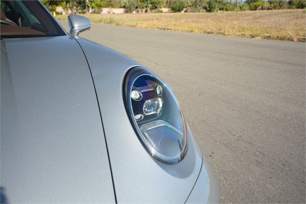 2021 Porsche 911 Targa 4S in GT Silver Metallic - exterior photo 14