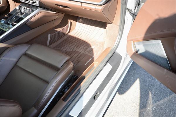 2021 Porsche 911 Targa 4S in GT Silver Metallic - interior photo 24