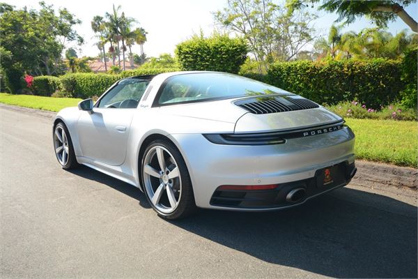 2021 Porsche 911 Targa 4S in GT Silver Metallic - exterior photo 5