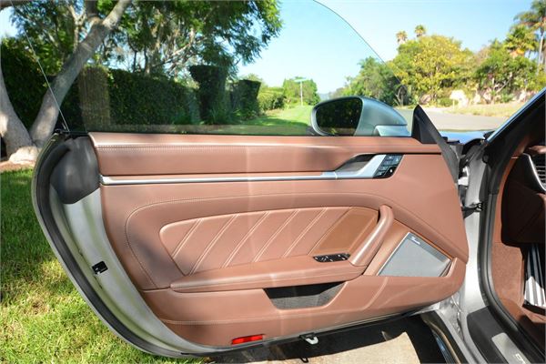 2021 Porsche 911 Targa 4S in GT Silver Metallic - interior photo 16